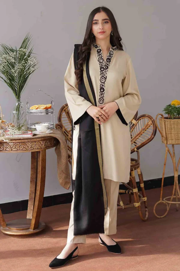 KN407-WINTER 3Piece Dhanak suit with Embroidered Shawll