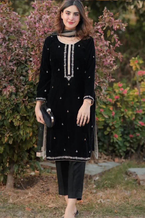 KN409-WINTER Velvet Embroidered Dress With Organza Embroidered Dopata